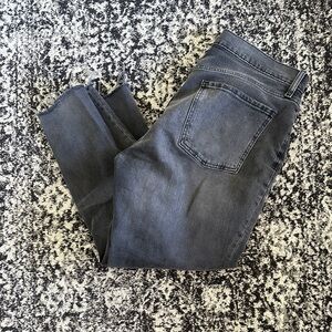 Mid-Rise Boyfriend
Straight Ripped Black Jeans for Women